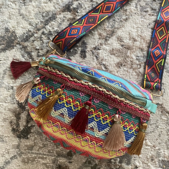 New Boho Style Tassel Fanny Pack Colorblock Crossbody Shoulder Bag NWT Aztec - Picture 11 of 16